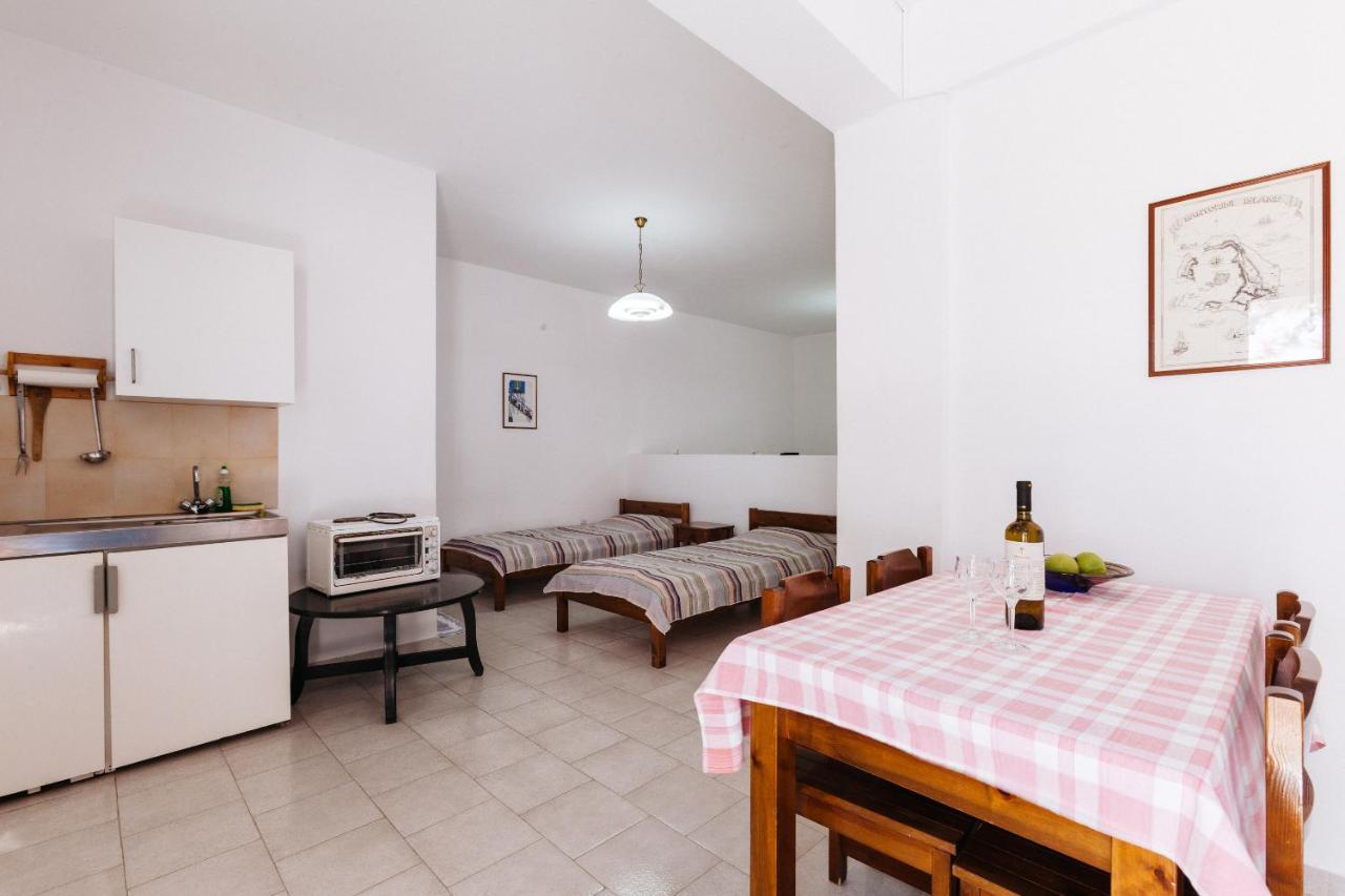 Thalassitis Coastal Apartments Perivolos  Exterior photo