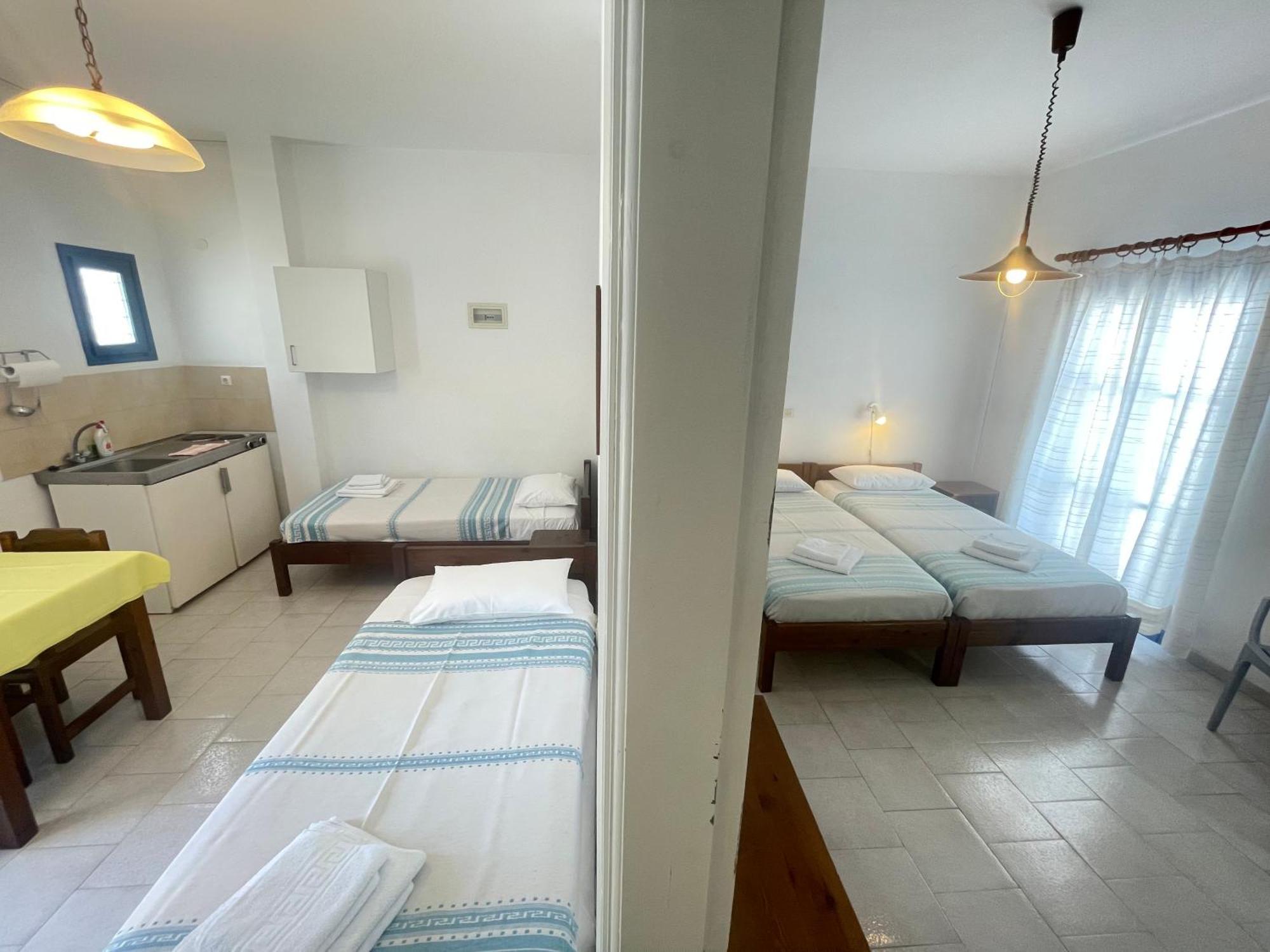 Thalassitis Coastal Apartments Perivolos  Exterior photo